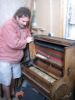 Frederic-un-de-ses-pianos-restaurés